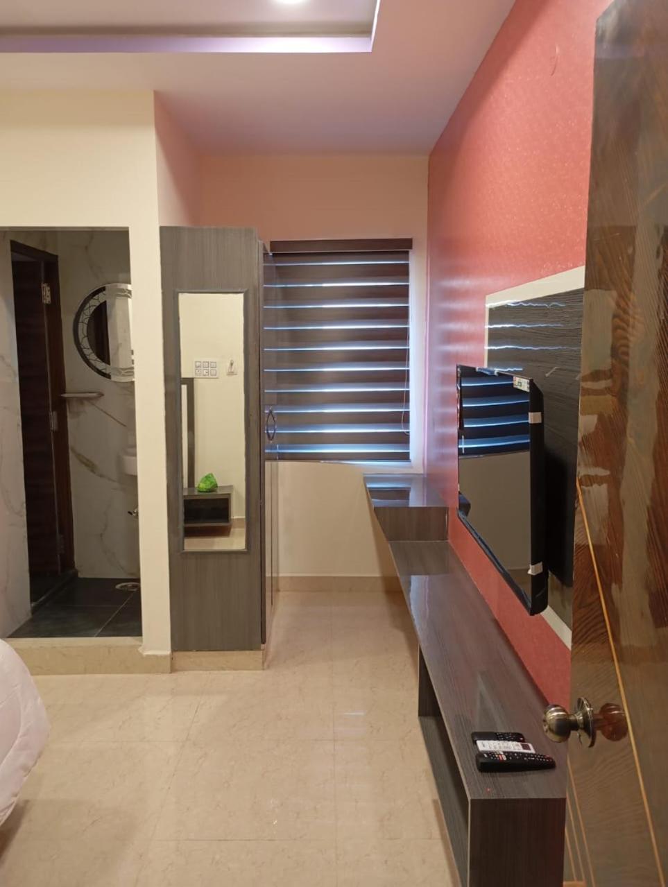 Aadya Inn New Luxury Hotel Tirupati Eksteriør billede